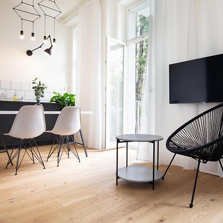 Turnkey I Balcony Studio Lägenhet Prag Exteriör bild